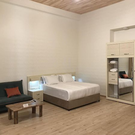 Full Comfort Apartment On Aghmashenebeli Tbilissi Extérieur photo