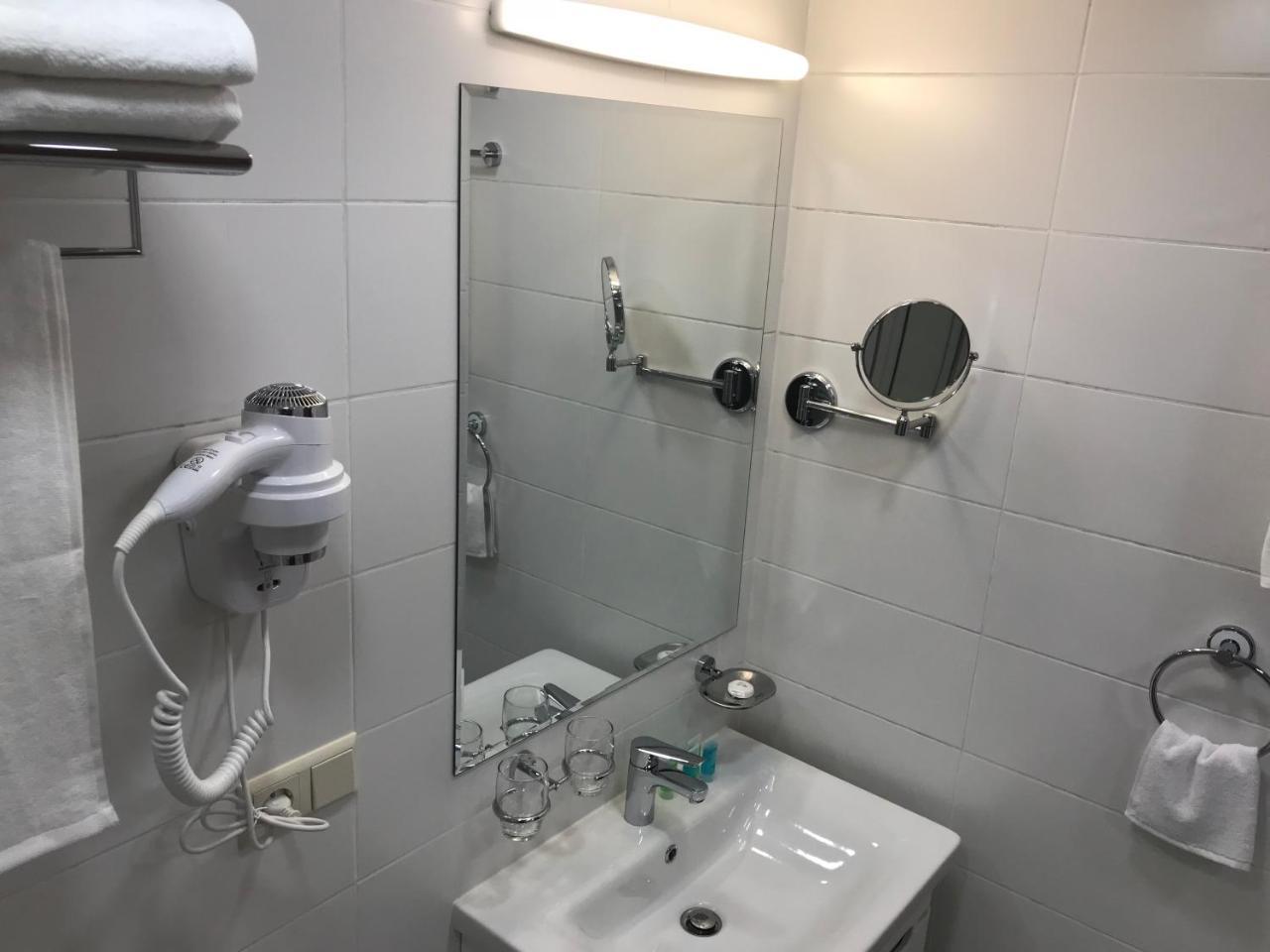 Full Comfort Apartment On Aghmashenebeli Tbilissi Extérieur photo