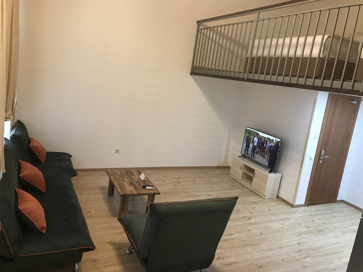 Full Comfort Apartment On Aghmashenebeli Tbilissi Extérieur photo