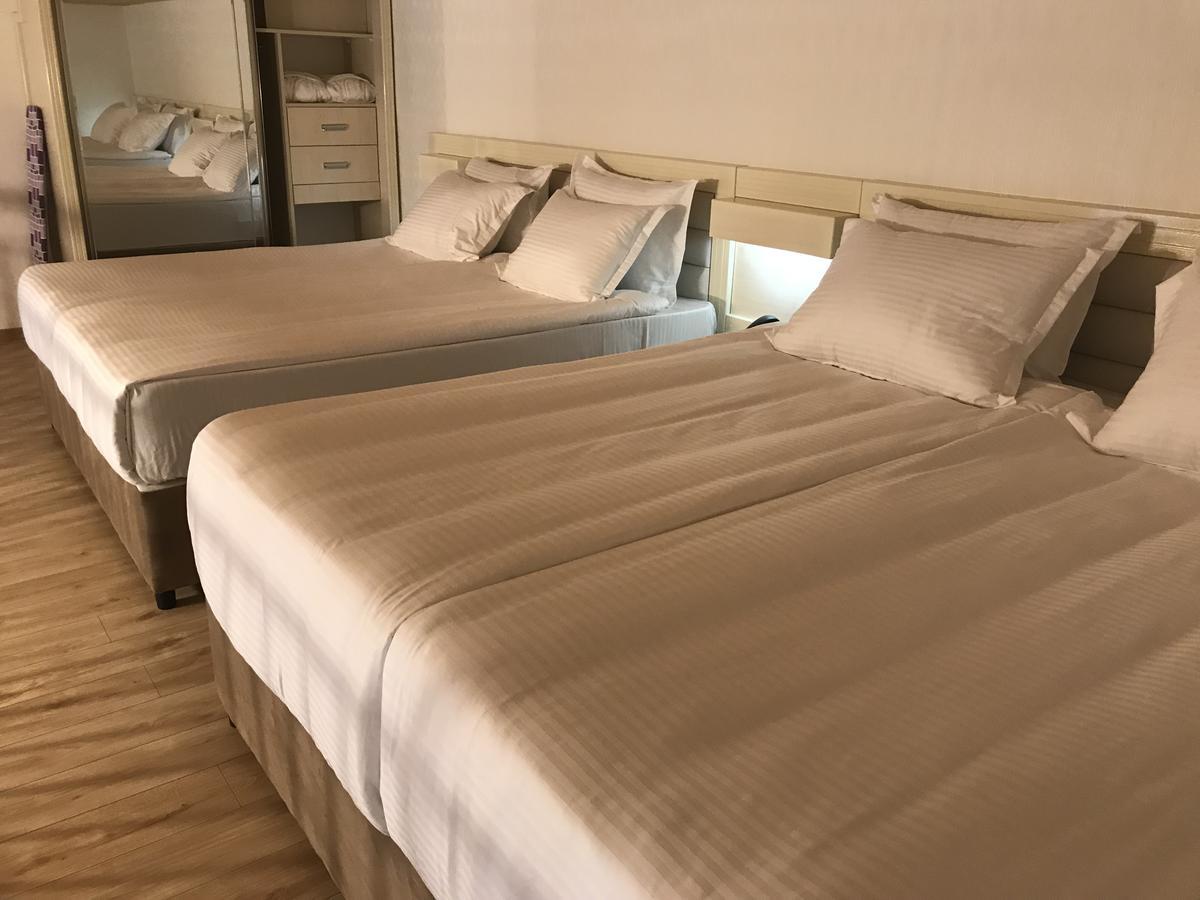 Full Comfort Apartment On Aghmashenebeli Tbilissi Extérieur photo
