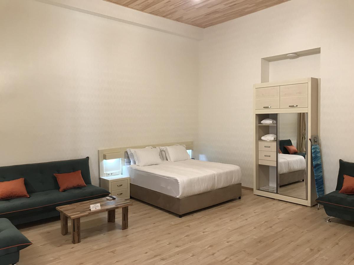 Full Comfort Apartment On Aghmashenebeli Tbilissi Extérieur photo