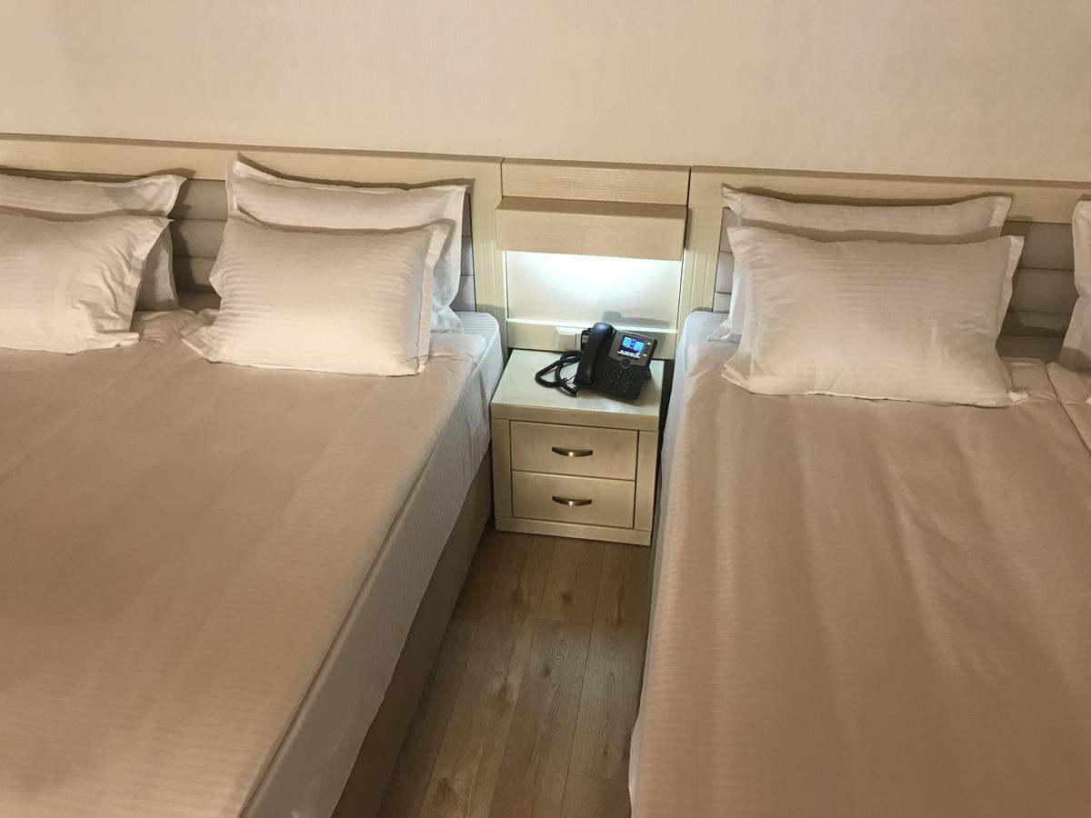 Full Comfort Apartment On Aghmashenebeli Tbilissi Extérieur photo