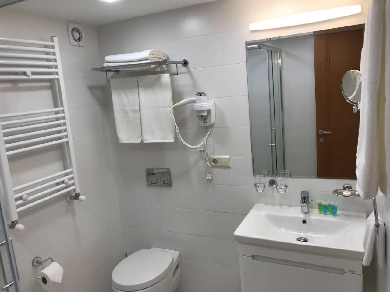 Full Comfort Apartment On Aghmashenebeli Tbilissi Extérieur photo